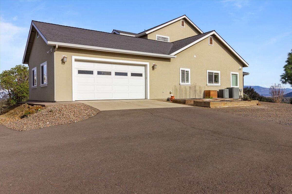 7746 Old Stage Road Central Point, OR 97502 - Photo 39 of 45 38-7746 Old Stage Rd-38