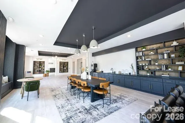 $2,277 | 425 West Trade Street, Unit 2DR, Charlotte, NC 28202