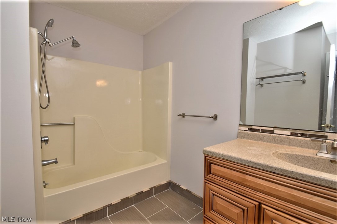 3707 Riedham Road Cleveland, OH 44120 - Photo 26 of 35