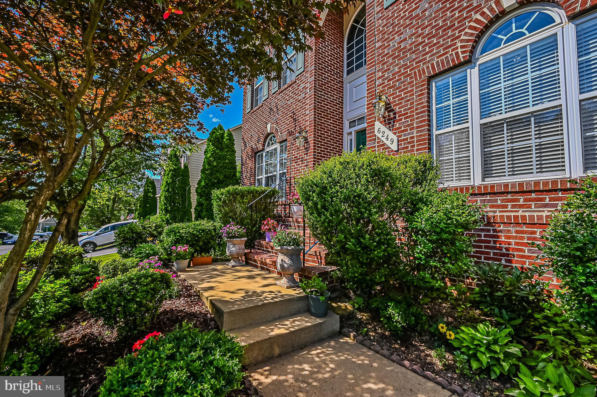 6249 Rolling Spring Court Springfield, VA 22152 - Photo 4 of 50