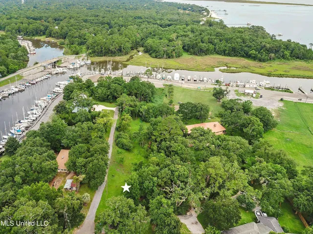 $365,000 | 109 Clark Lane, Ocean Springs, MS 39564