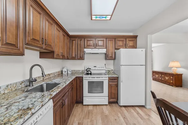 $3,950 | 164A Carriage Court, Unit B, Yorktown Heights, NY 10598