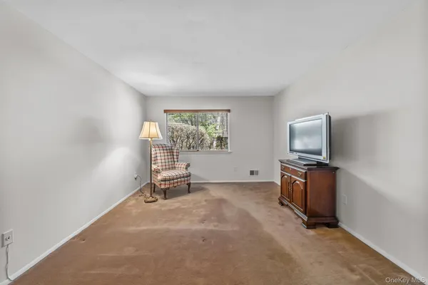 $3,950 | 164A Carriage Court, Unit B, Yorktown Heights, NY 10598