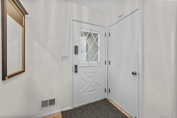 $3,950 | 164A Carriage Court, Unit B, Yorktown Heights, NY 10598