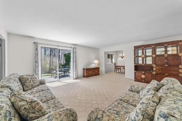 $3,950 | 164A Carriage Court, Unit B, Yorktown Heights, NY 10598