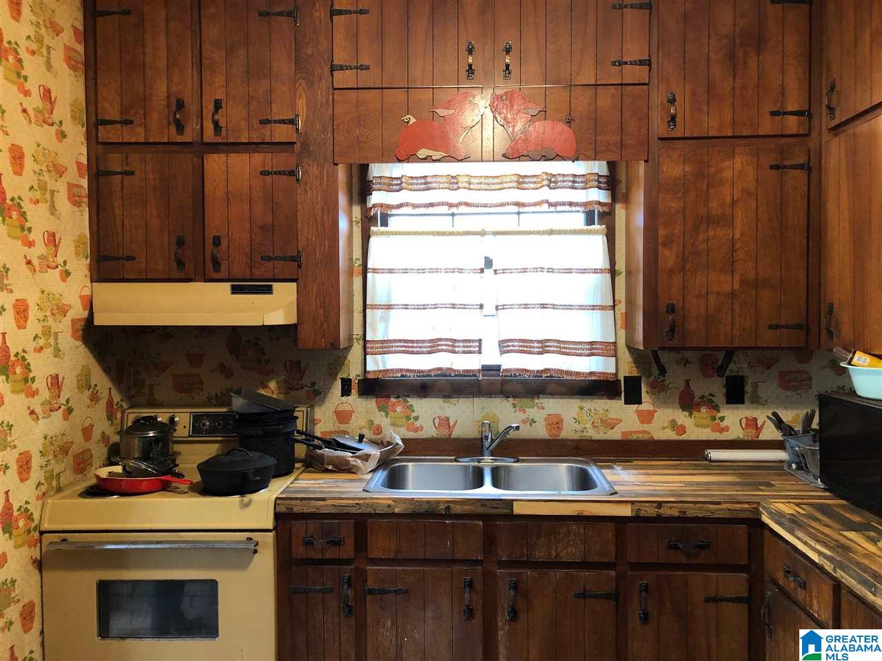 1726 Rocky Hollow Road Anniston, AL 36207 - Photo 2 of 25
