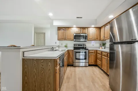 $300,000 | 9540 Drakeford Drive, Indianapolis, IN 46260