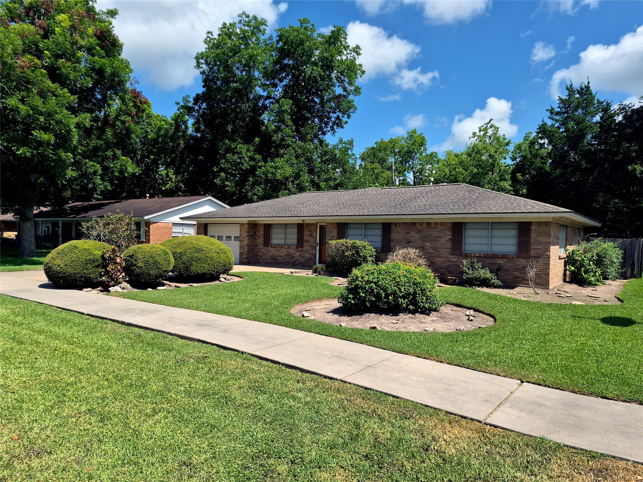 613 Southside Drive Angleton, TX 77515 - Photo 1 of 41