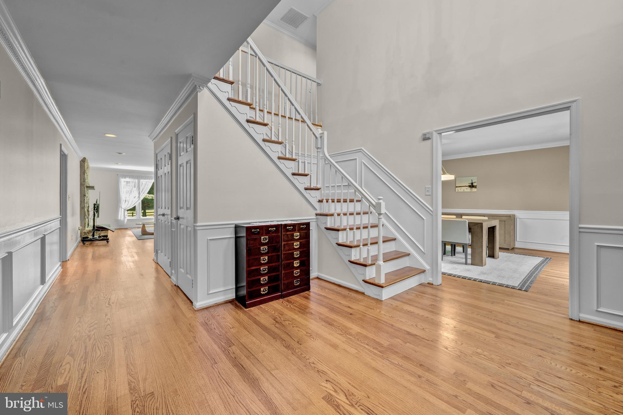 1077 Spring Hill Road McLean, VA 22102 - Photo 4 of 59 Foyer