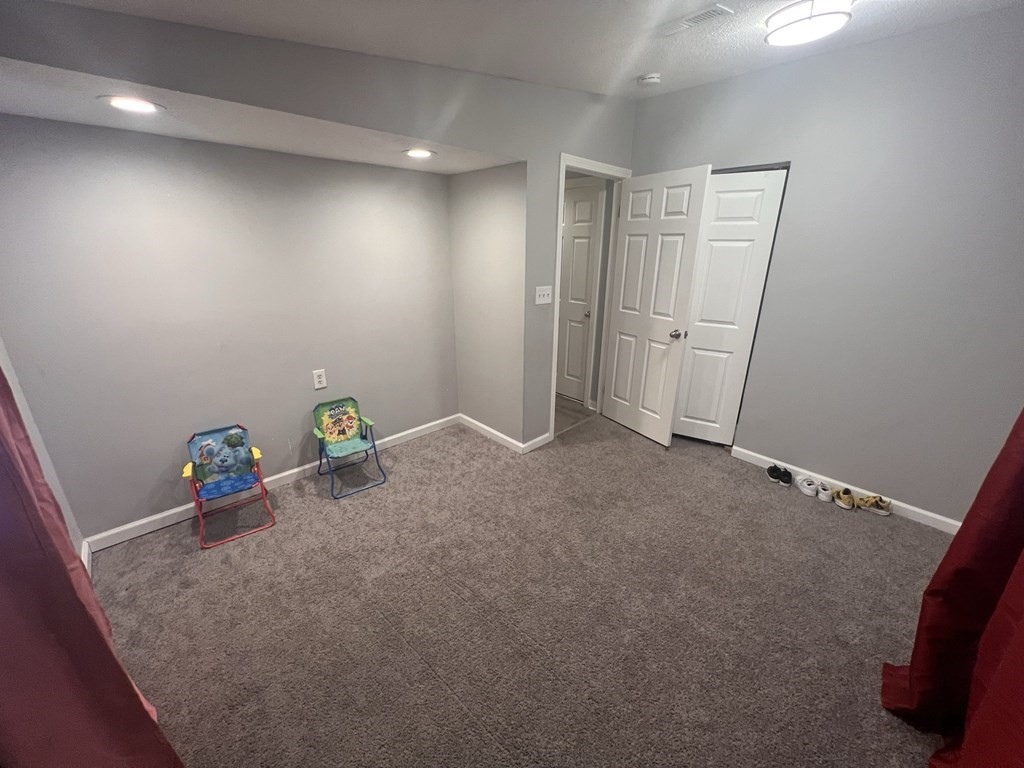 80 Howes Street Springfield, MA 01118 - Photo 11 of 27