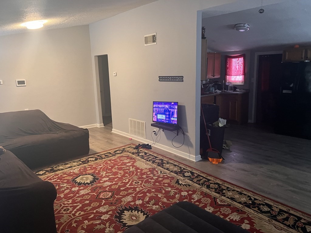 80 Howes Street Springfield, MA 01118 - Photo 16 of 27