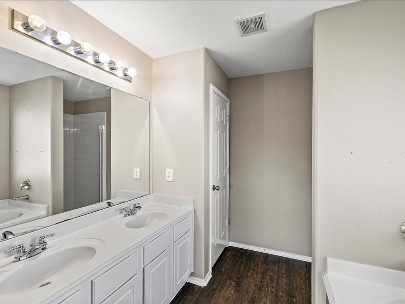 167 Rustic Colony Lane Dickinson, TX 77539 - Photo 15 of 32 Gallery Image 15