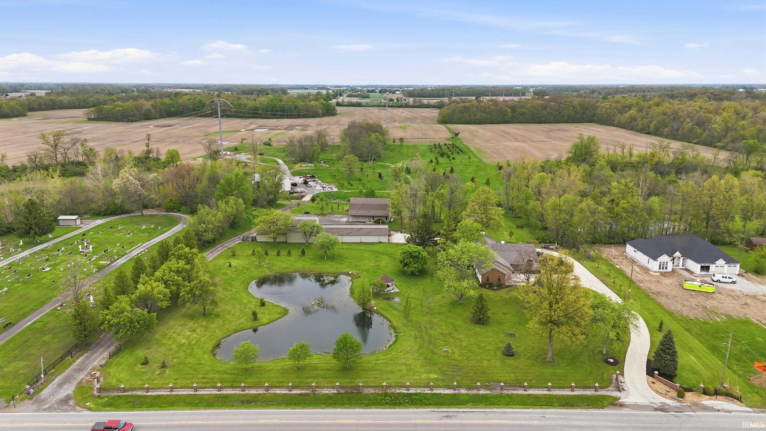 10702 Bass Road Fort Wayne, IN 46818 - Photo 2 of 36