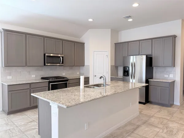 $2,225 | 605 Elm Grn Street, Hutto, TX 78634