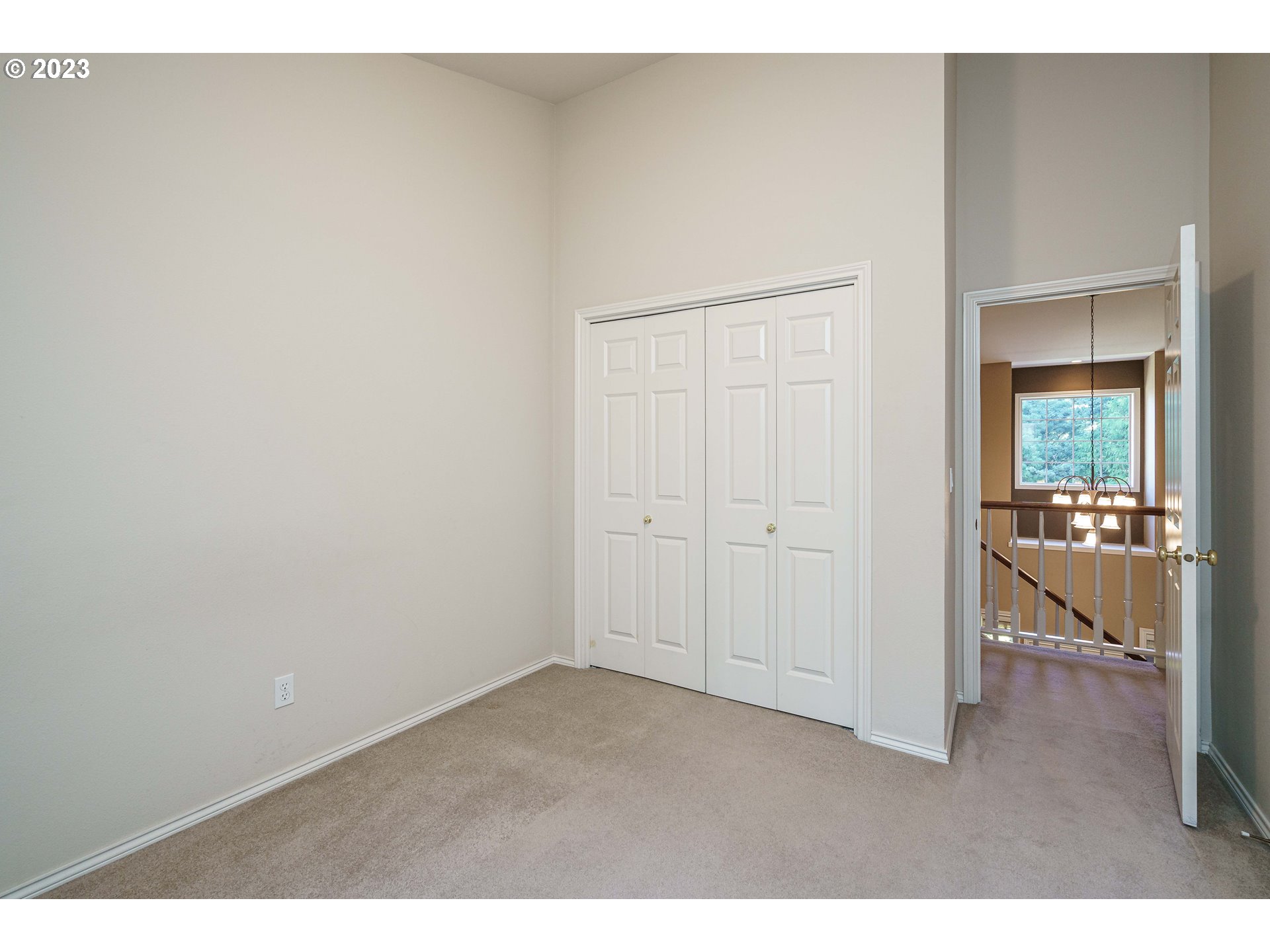 1601 Southeast Elliott Avenue Gresham, OR 97080 - Photo 23 of 48 a big room with closet and wooden floor