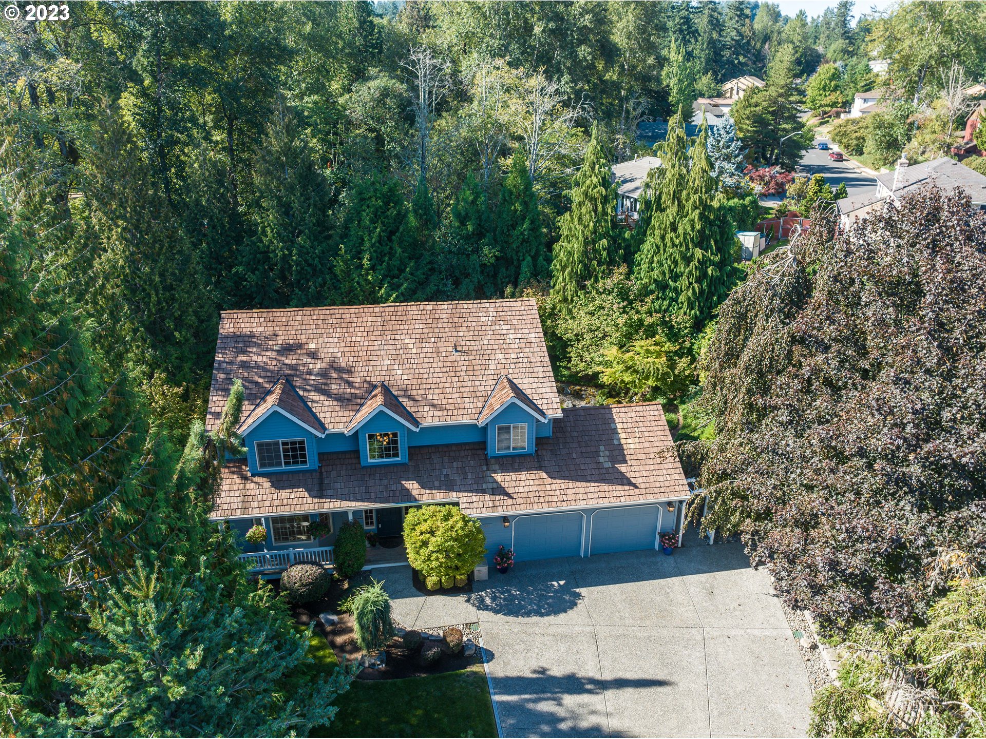 1601 Southeast Elliott Avenue Gresham, OR 97080 - Photo 38 of 48 an aerial view of a house with yard