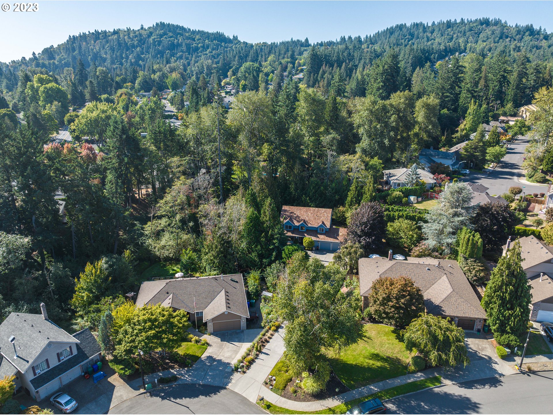 1601 Southeast Elliott Avenue Gresham, OR 97080 - Photo 41 of 48 an aerial view of a house with mountain view