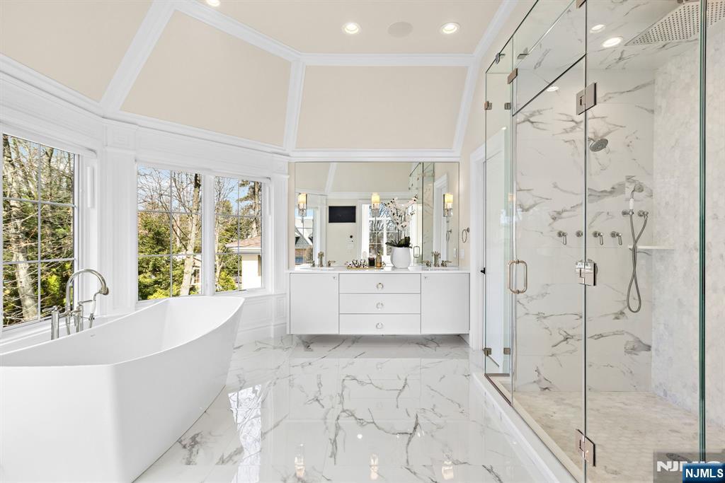 111 Demarest Avenue Englewood Cliffs, NJ 07632 - Photo 12 of 26