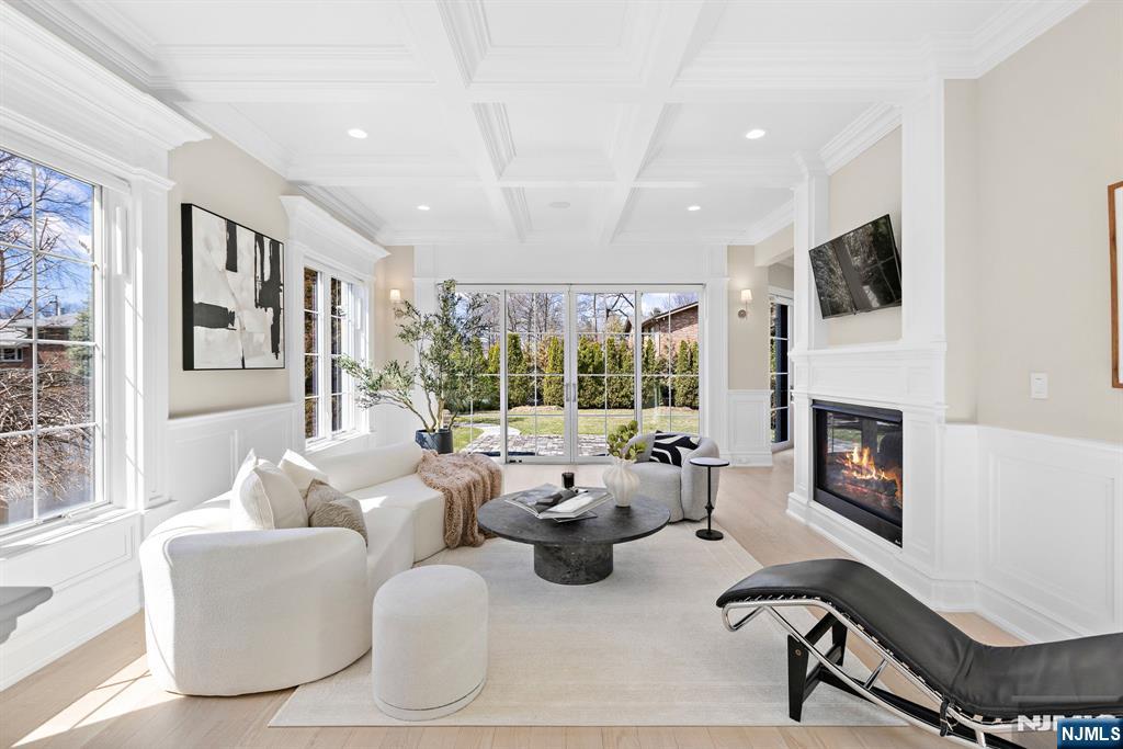 111 Demarest Avenue Englewood Cliffs, NJ 07632 - Photo 2 of 26