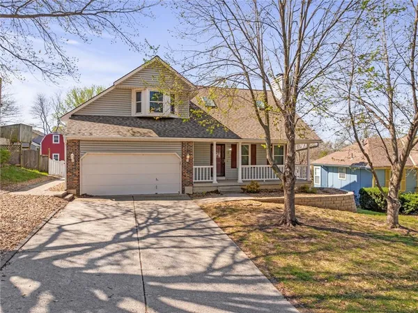 $315,000 | 4108 Northwest Briarwood Drive, Blue Springs, MO 64015