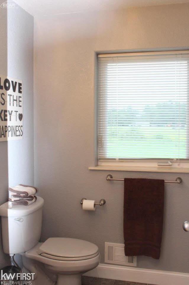 1002 East Vienna Road Clio, MI 48420 - Photo 42 of 62 21351688-41.JPG