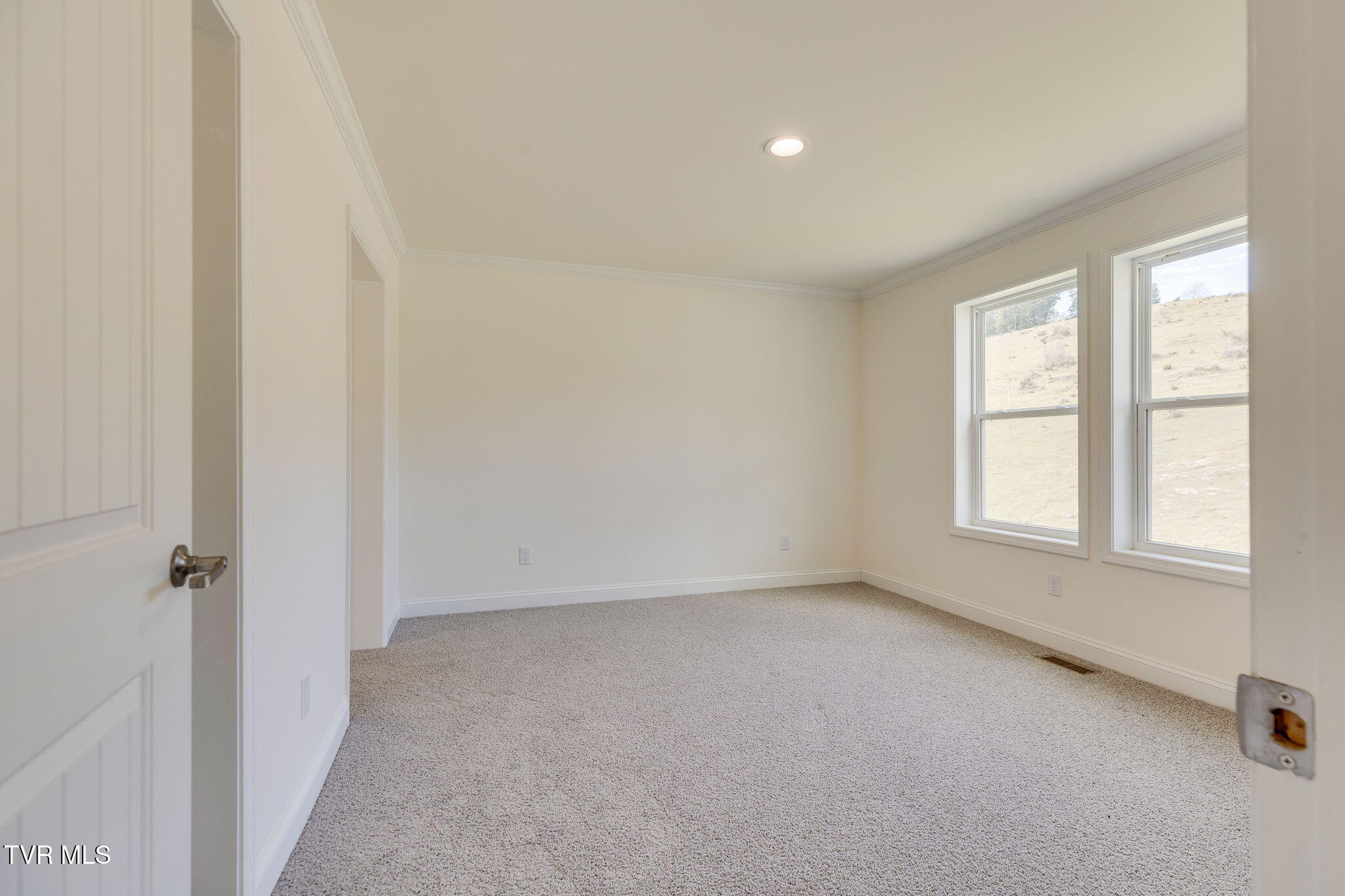 345 Dean Hollow Road Nickelsville, VA 24271 - Photo 12 of 31 012