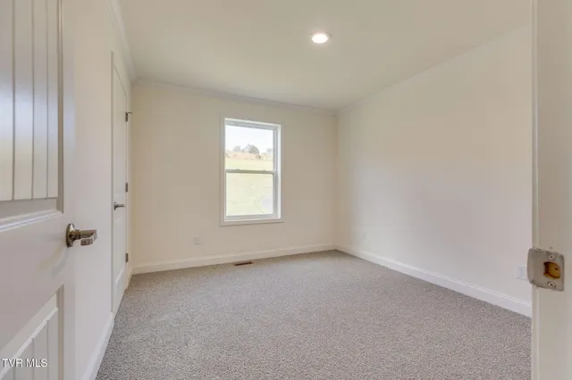 $299,000 | 345 Dean Hollow Road, Nickelsville, VA 24271