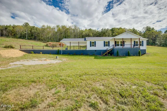 $299,000 | 345 Dean Hollow Road, Nickelsville, VA 24271
