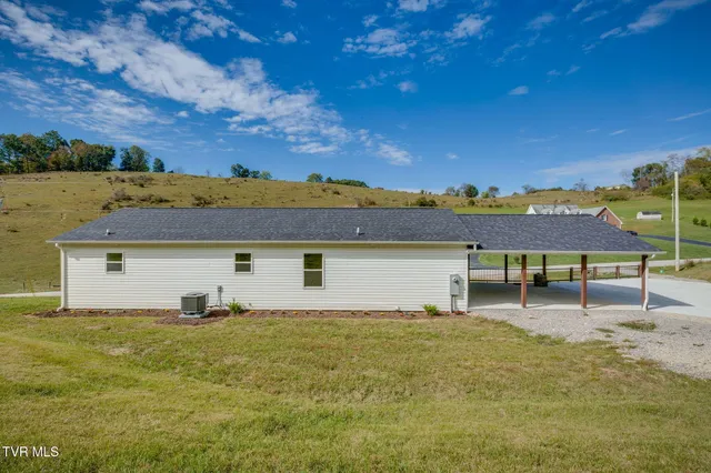 $299,000 | 345 Dean Hollow Road, Nickelsville, VA 24271