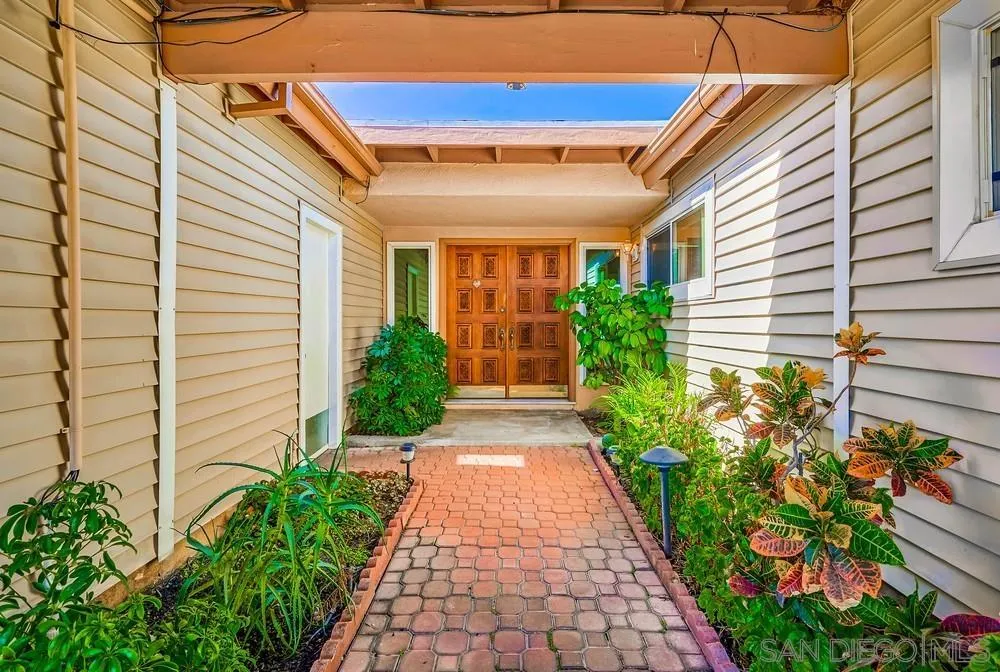 5970 Eucalyptus Drive Highland, CA 92346 - Photo 4 of 26 a front view of a house with a yard