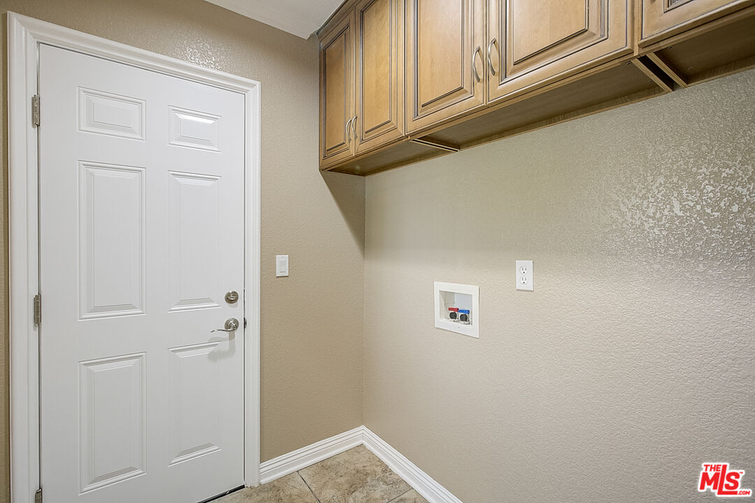 11038 Rhodesia Avenue Sunland, CA 91040 - Photo 20 of 36 a view of front door