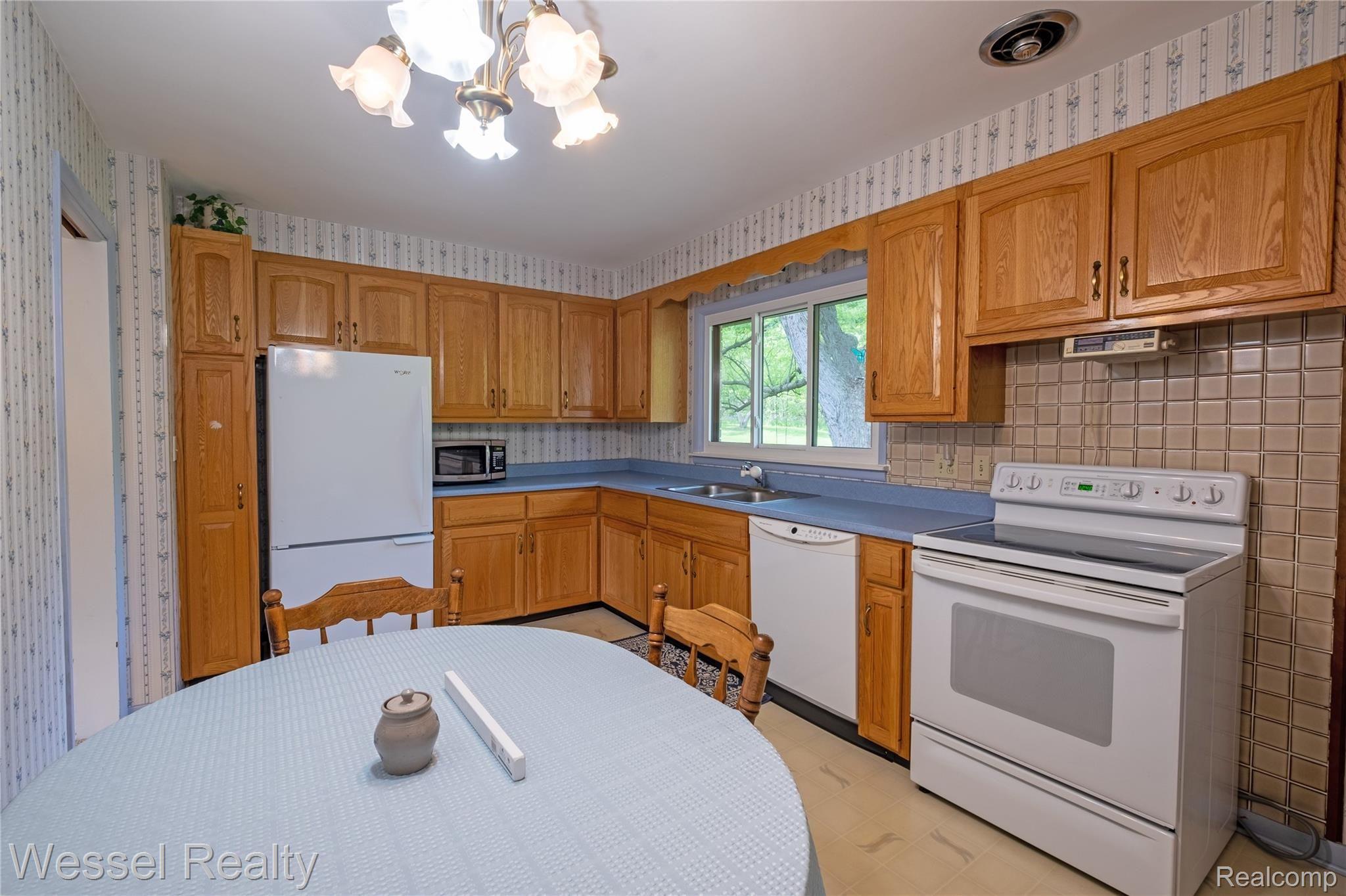 368 Cuthbert Court Romeo, MI 48065 - Photo 7 of 30 Cuthbert-106.jpg
