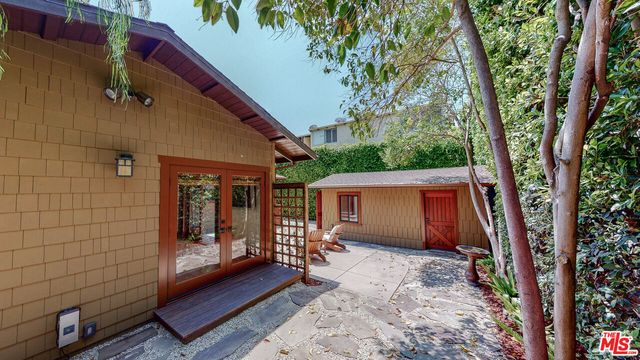 $2,943,125 | 625 California Avenue, Santa Monica, CA 90403
