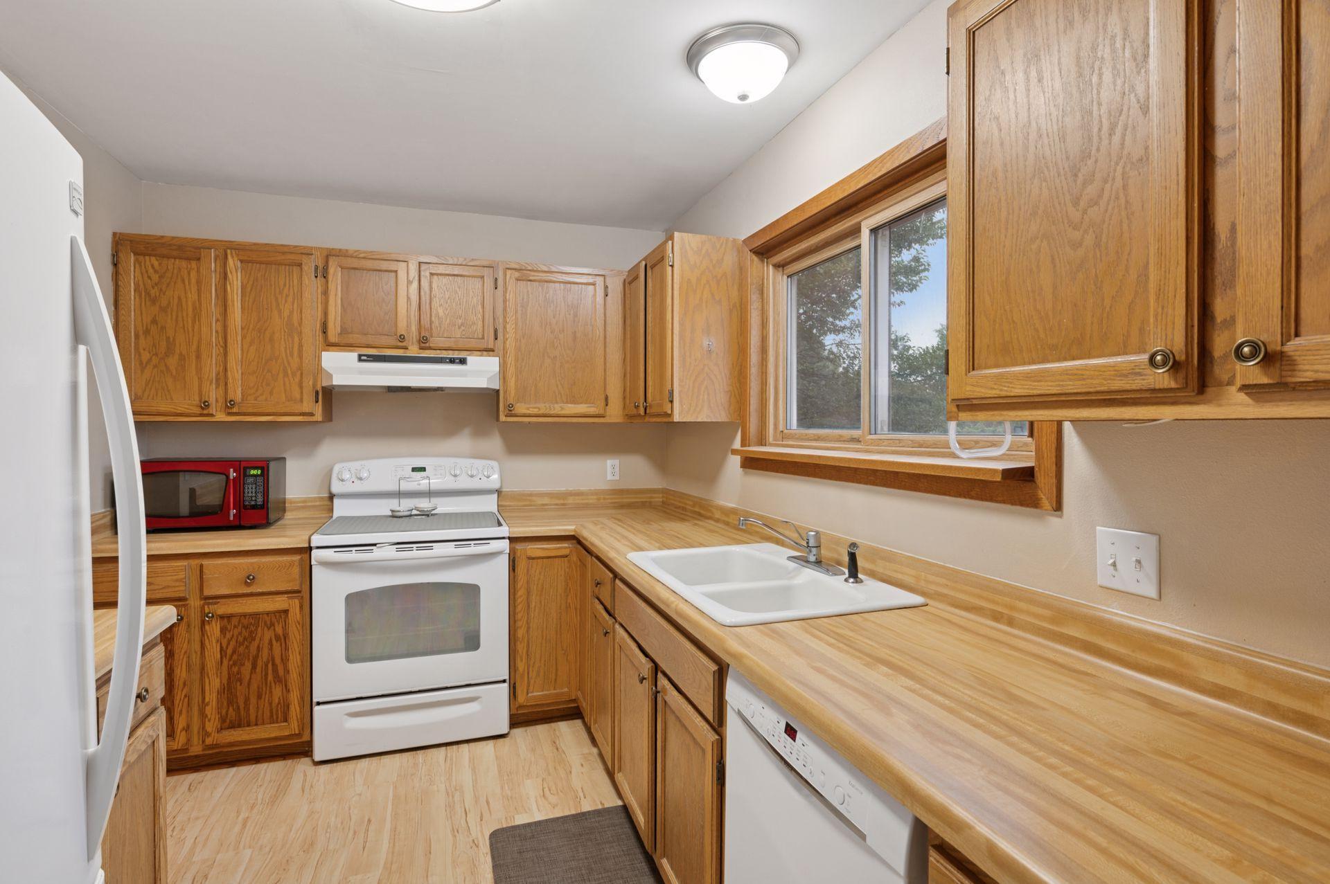 1603 Raindrop Drive Eagan, MN 55121 - Photo 11 of 47