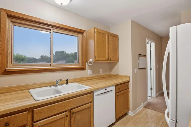 $314,900 | 1603 Raindrop Drive, Eagan, MN 55121