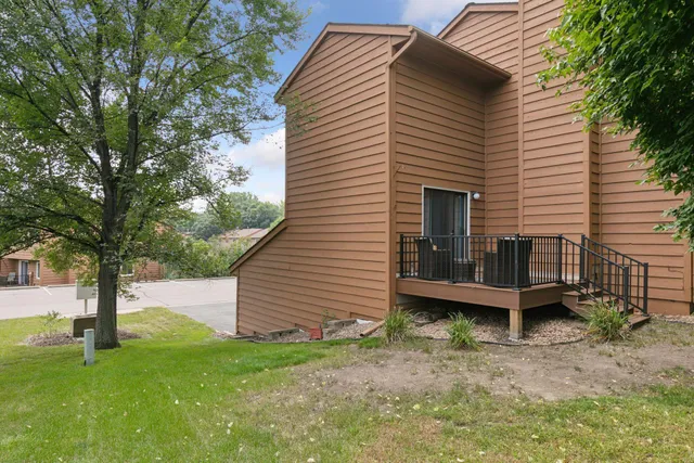 $314,900 | 1603 Raindrop Drive, Eagan, MN 55121