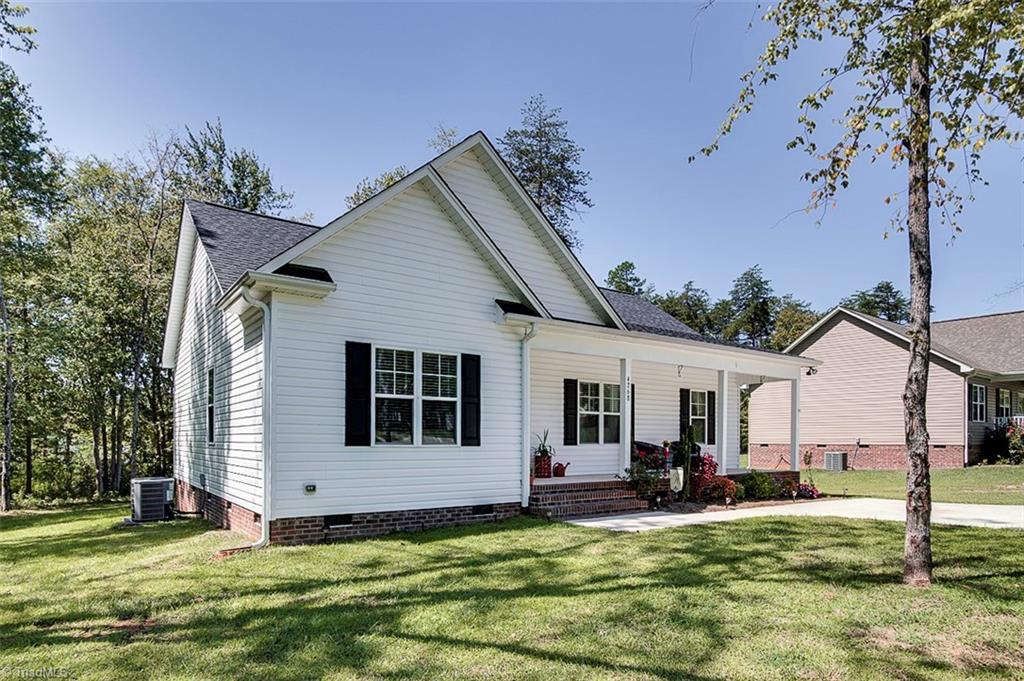 4268 Brown Oaks Road Randleman, NC 27317 - Photo 4 of 30 Gallery Image 4