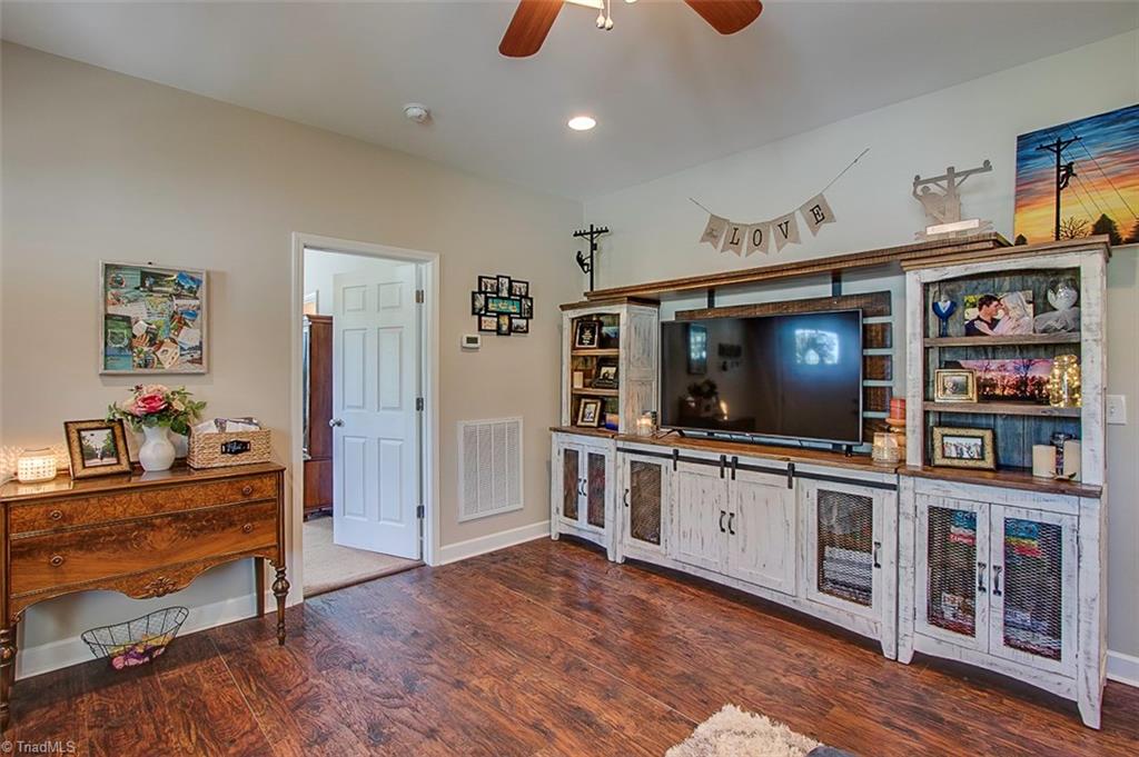 4268 Brown Oaks Road Randleman, NC 27317 - Photo 6 of 30 Gallery Image 6