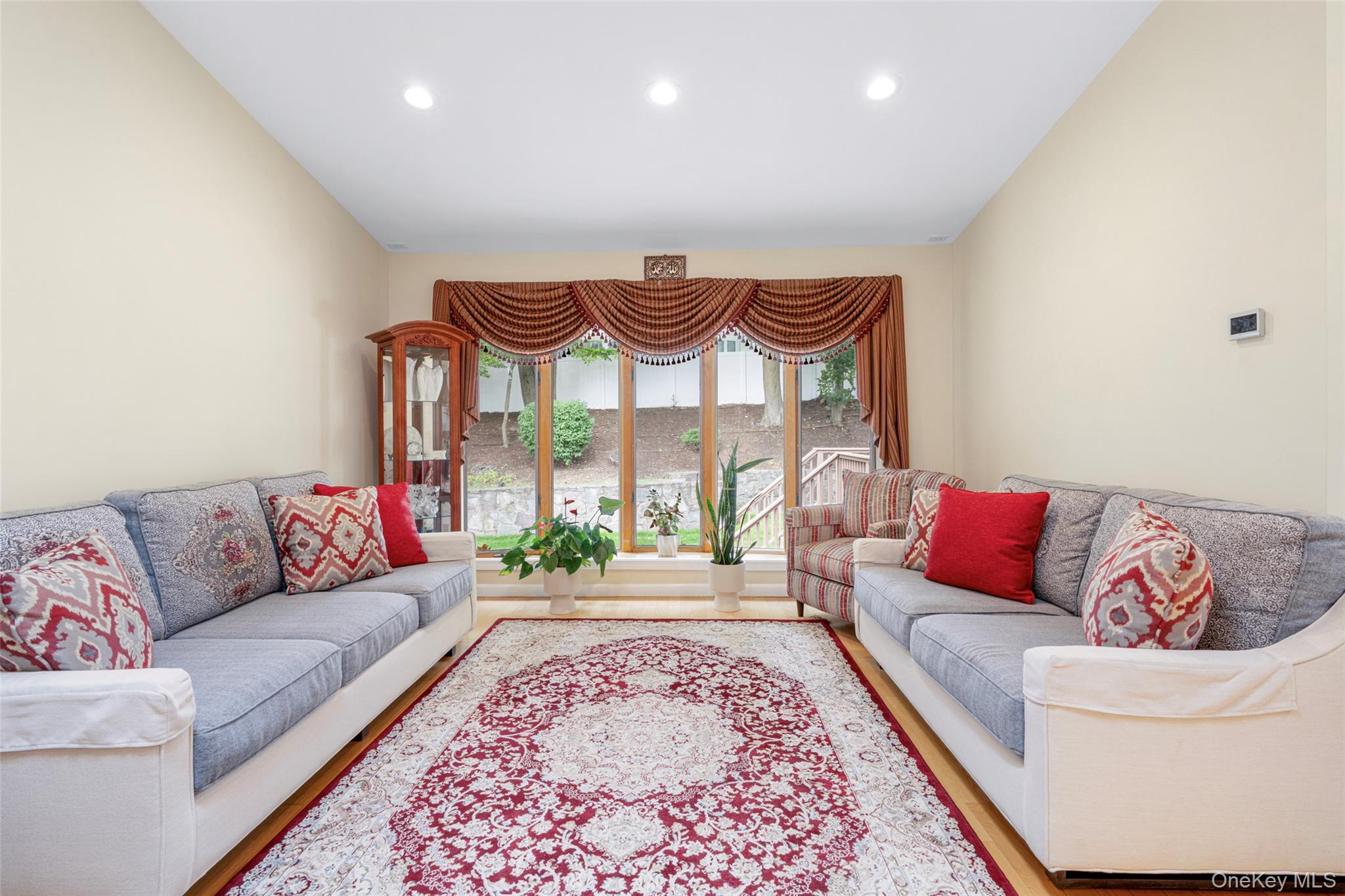 5 Oakridge Road White Plains, NY 10607 - Photo 3 of 30