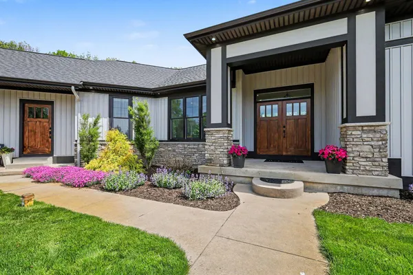 $1,500,000 | 5975 Sierra Ridge Drive Southeast, Caledonia, MI 49316
