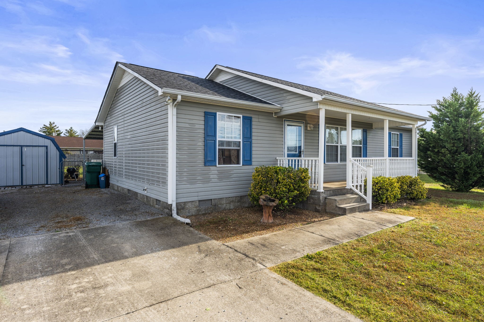 159 Apple Drive Winchester, TN 37398 - Photo 2 of 32 a view of backyard with a garden and plants