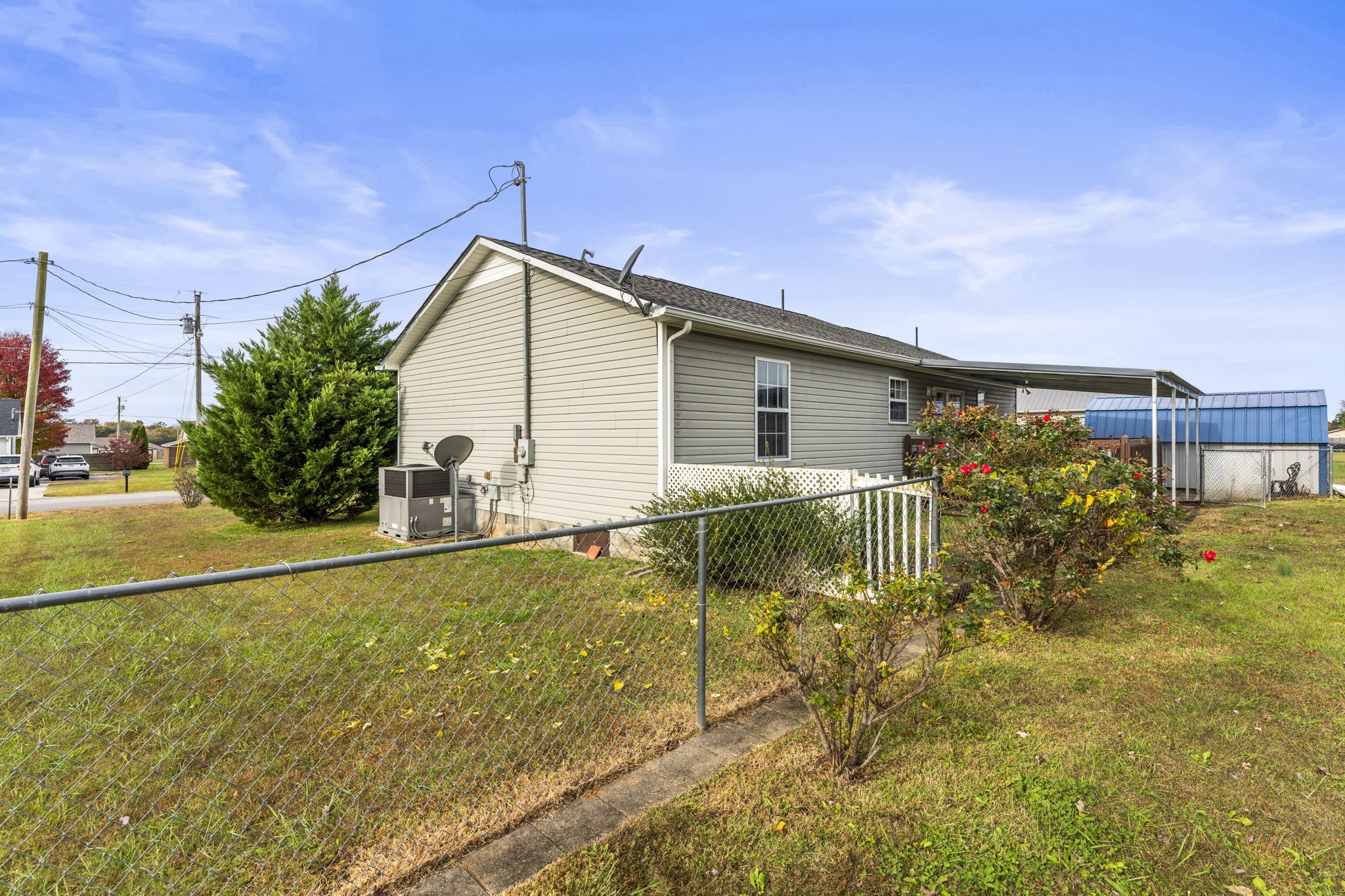 159 Apple Drive Winchester, TN 37398 - Photo 28 of 32 a house view with a garden space