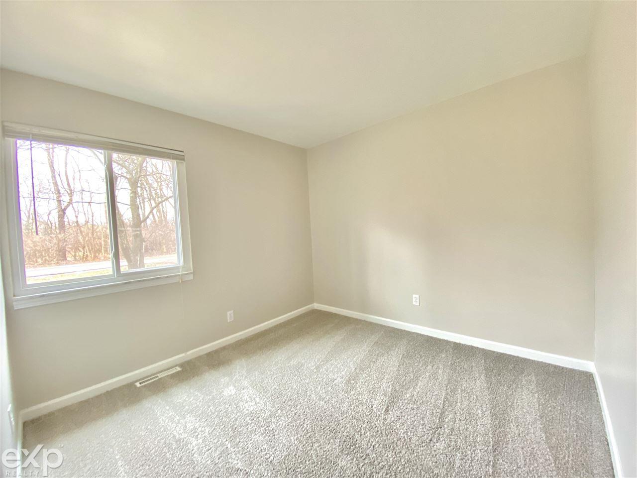 620 Helmand Street Rochester Hills, MI 48307 - Photo 19 of 27