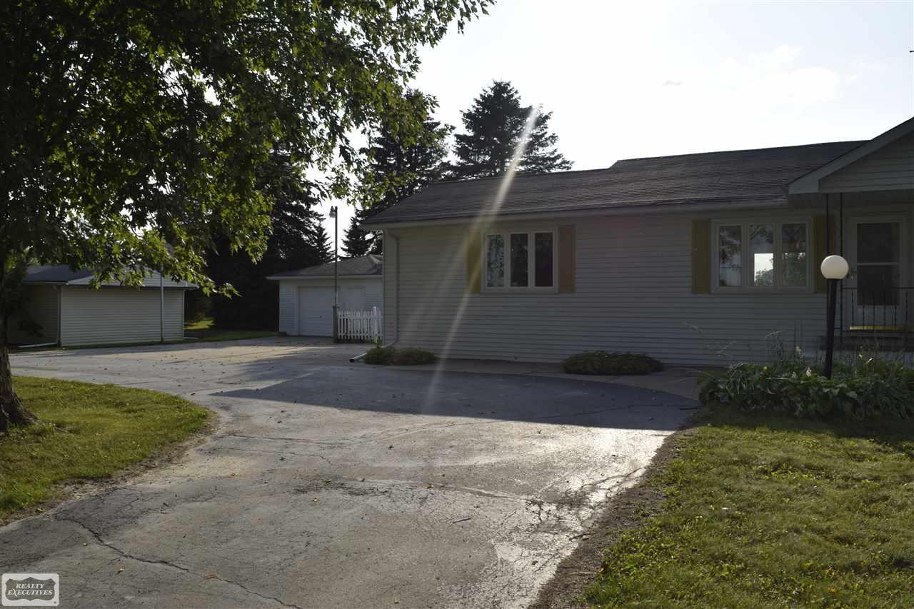 78409 Romeo Plank Road Armada, MI 48005 - Photo 11 of 32 Front of home