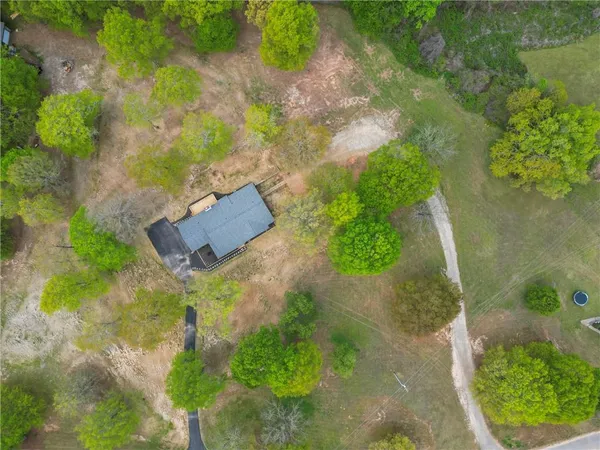 $850,000 | 401 Coleman Drive, Statham, GA 30666