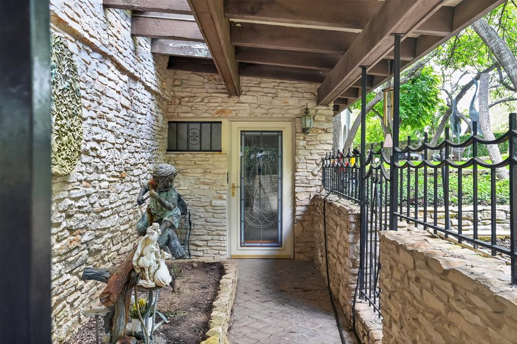 7044 Comanche Trail Austin, TX 78732 - Photo 29 of 33