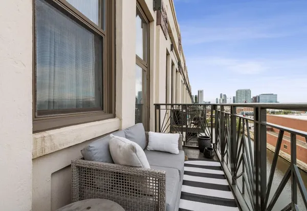 $4,250 | 758 North Larrabee Street, Unit 809, Chicago, IL 60654