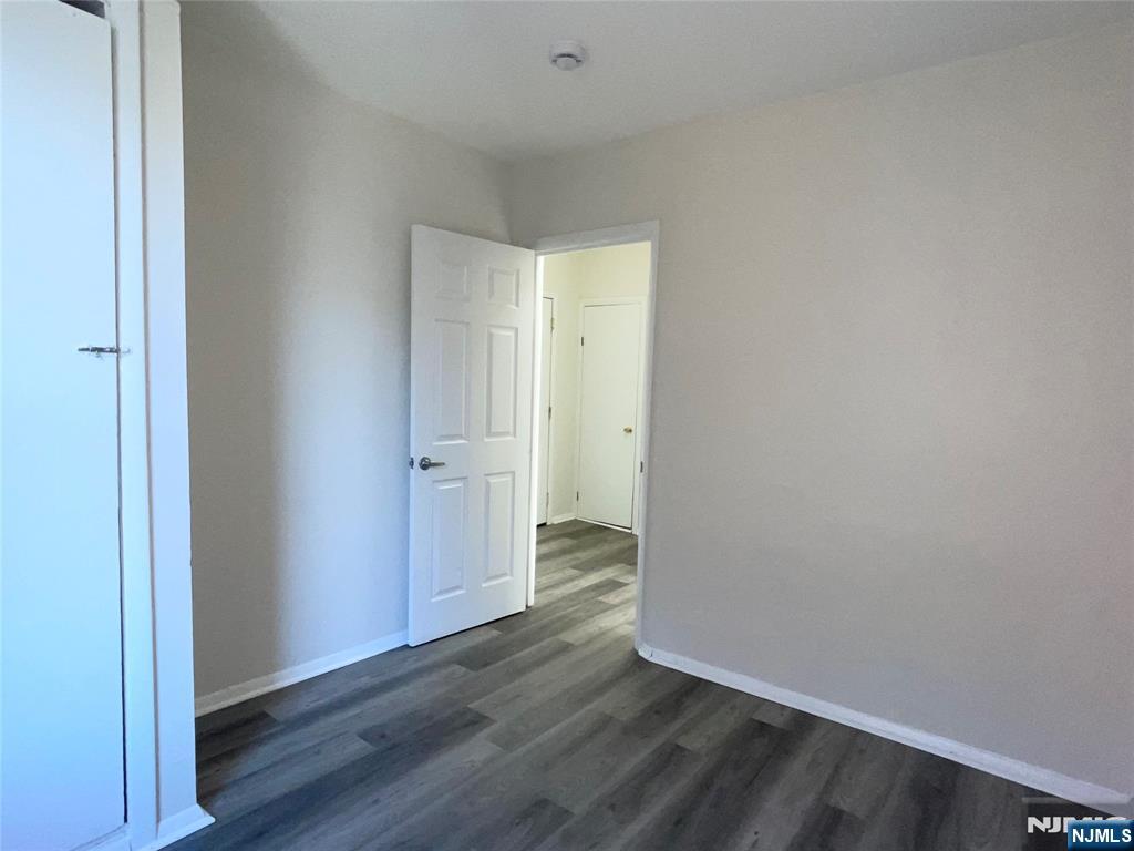 10 Hilliard Avenue, Unit 4 Edgewater, NJ 07020 - Photo 8 of 13