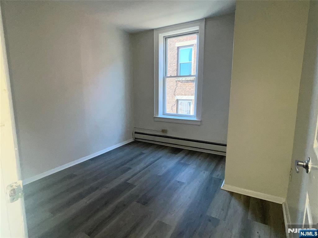 10 Hilliard Avenue, Unit 4 Edgewater, NJ 07020 - Photo 9 of 13