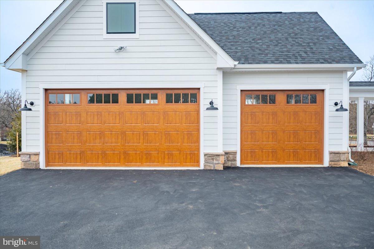 39762 Rivers Edge Lane Lovettsville, VA 20180 - Photo 110 of 118 a view of a house with a garage